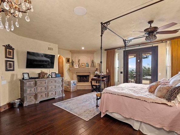 1133 Carlos Canyon Dr, Chula Vista CA 91910