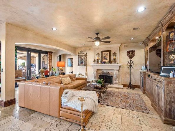 1133 Carlos Canyon Dr, Chula Vista CA 91910