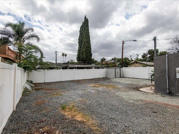9742 Los Coches Rd, Lakeside CA 92040