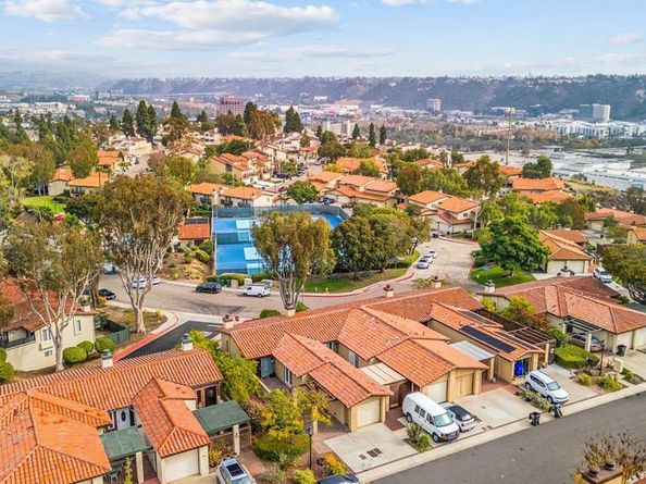 1425 Camino Zalce, San Diego CA 92111