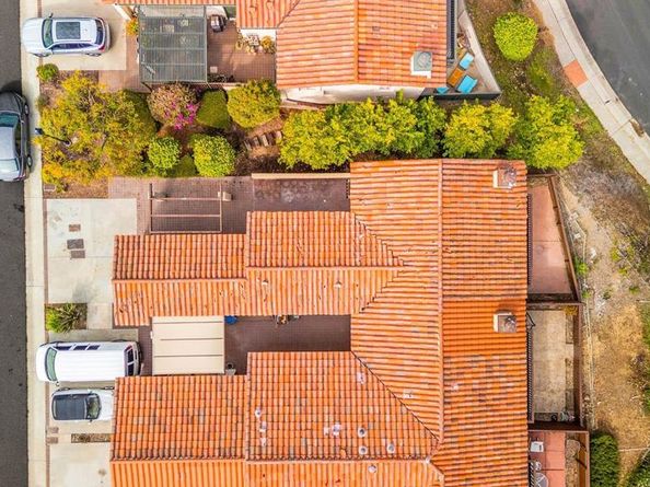 1425 Camino Zalce, San Diego CA 92111