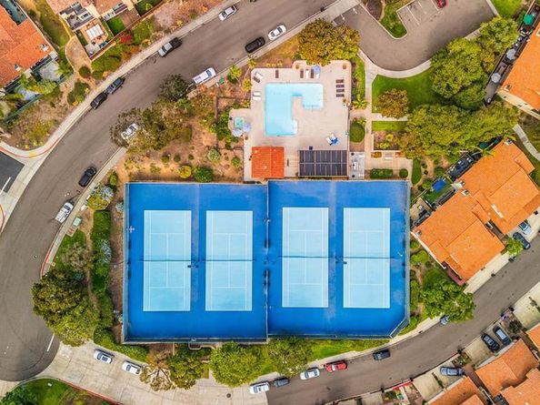 1425 Camino Zalce, San Diego CA 92111