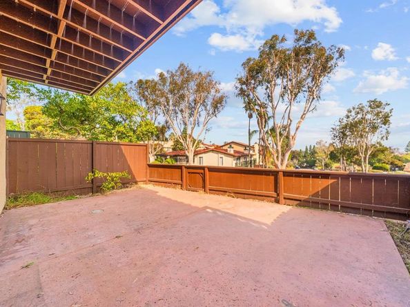 1425 Camino Zalce, San Diego CA 92111