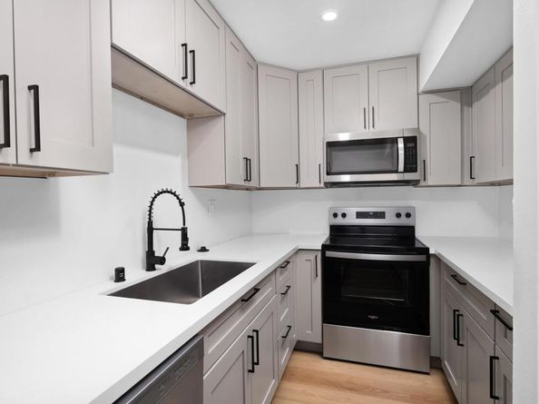 6775 Alvarado Road 26, San Diego CA 92120