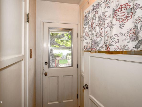 1404 Sycamore Avenue, Glendale CA 91201