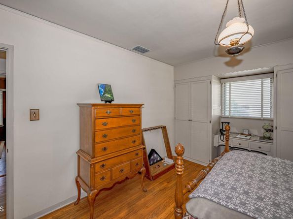 1404 Sycamore Avenue, Glendale CA 91201
