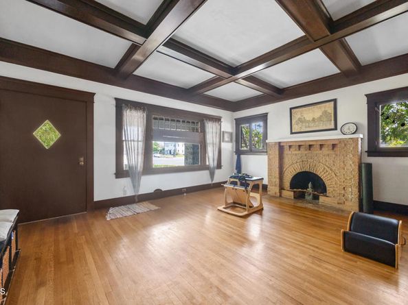 2400 W Main Street, Alhambra CA 91801