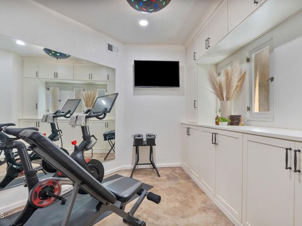 2707 Hermosita Drive, Glendale CA 91208