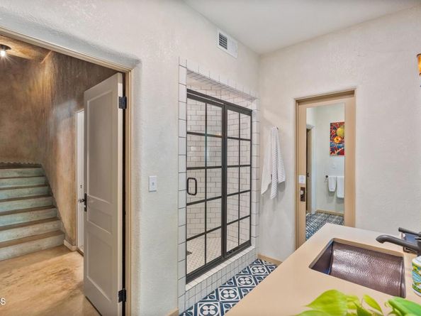 2707 Hermosita Drive, Glendale CA 91208