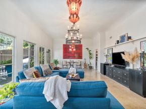 2707 Hermosita Drive, Glendale CA 91208