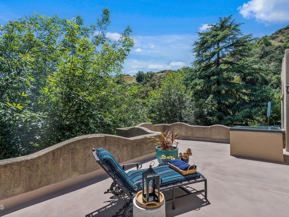 2707 Hermosita Drive, Glendale CA 91208