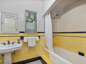 2707 Hermosita Drive, Glendale CA 91208