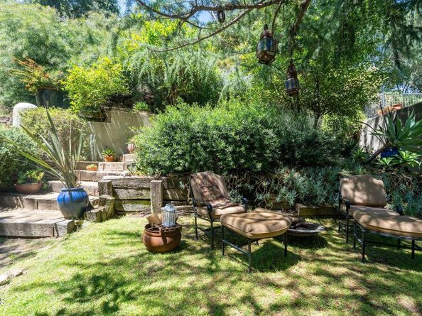 2707 Hermosita Drive, Glendale CA 91208