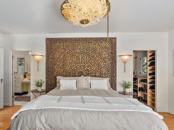 2707 Hermosita Drive, Glendale CA 91208