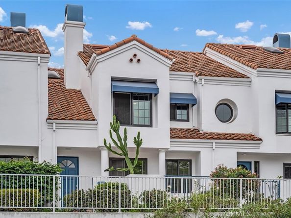 19451 Pompano Lane Lane 110, Huntington Beach CA 92648