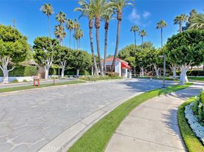 19451 Pompano Lane Lane 110, Huntington Beach CA 92648