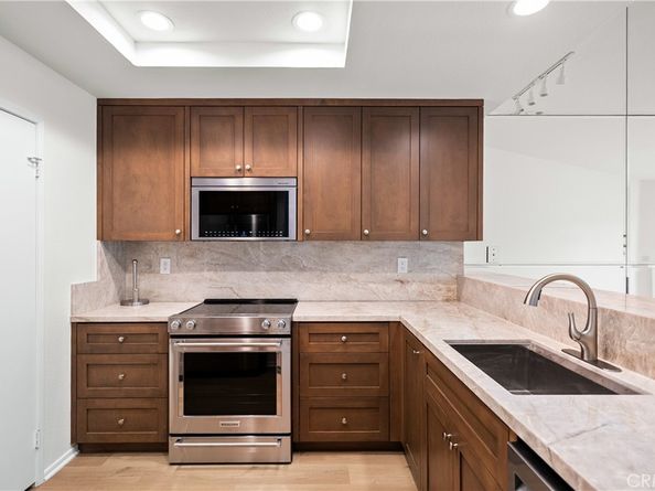 232 Villa Point Drive, Newport Beach CA 92660