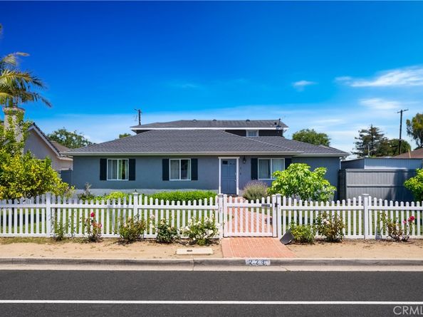 228 Del Mar Avenue, Costa Mesa CA 92627