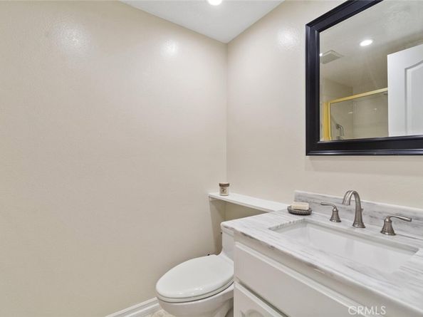 611 Wakefield Court 102, Long Beach CA 90803