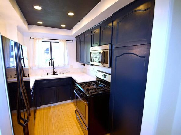 1355 N Sierra Bonita Avenue 204, West Hollywood CA 90046