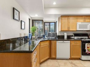 4009 Layang Layang Circle, Carlsbad CA 92008