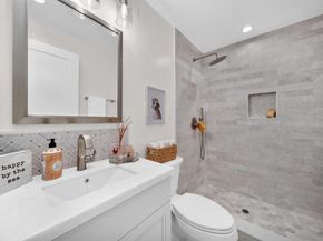 812 N Cleveland Street 1, Oceanside CA 92054