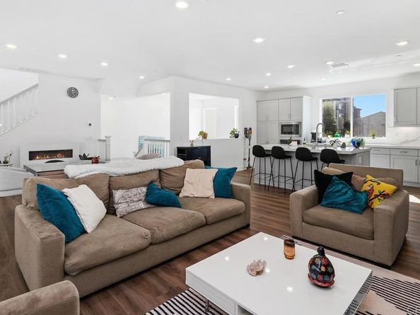8177 Rose Quartz Circle, San Diego CA 92126