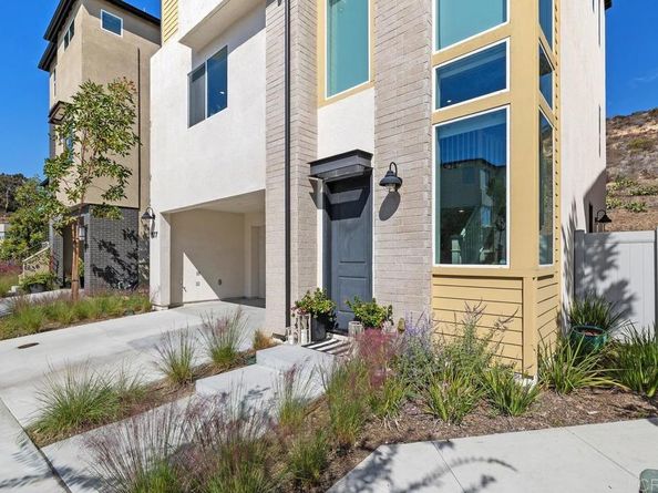 8177 Rose Quartz Circle, San Diego CA 92126