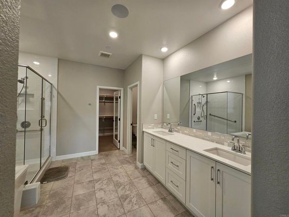 1915 Halley Court, Escondido CA 92026