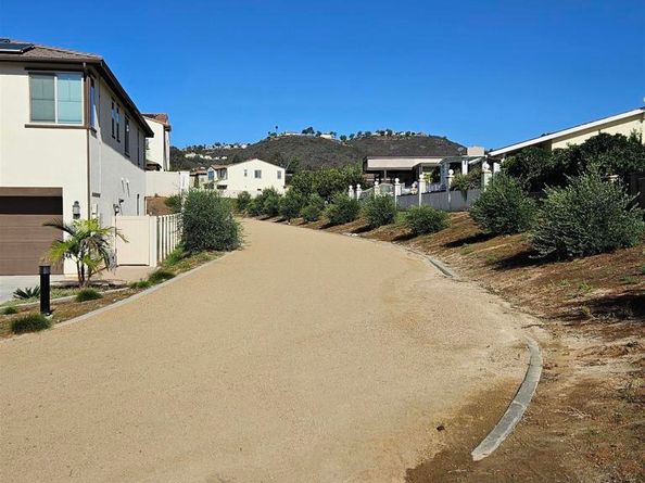 1915 Halley Court, Escondido CA 92026