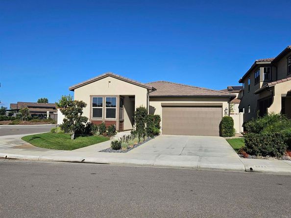 1915 Halley Court, Escondido CA 92026