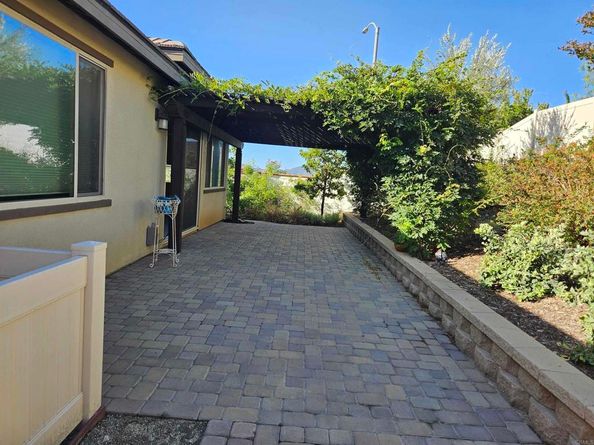 1915 Halley Court, Escondido CA 92026