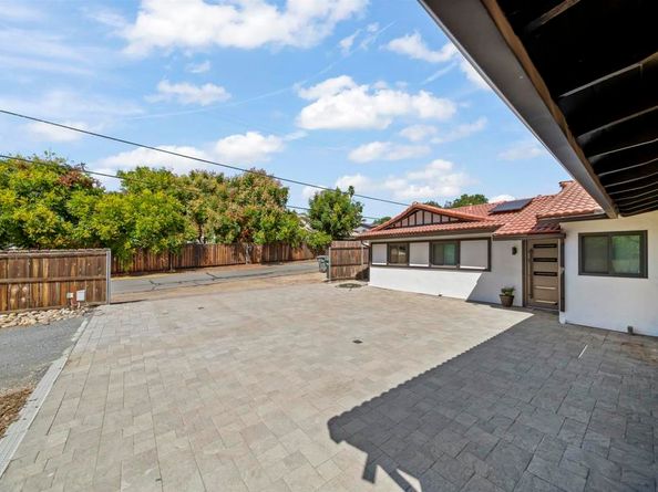 1722 San Pasqual Valley Road, Escondido CA 92027