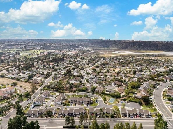 7012 Goldenrod Way, Carlsbad CA 92011