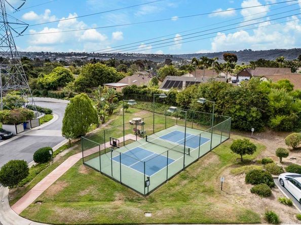 7012 Goldenrod Way, Carlsbad CA 92011