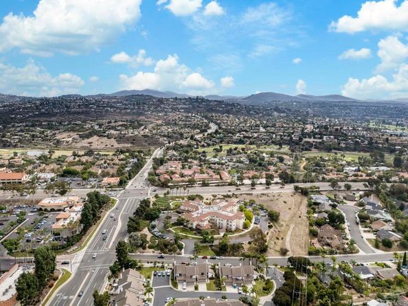 7012 Goldenrod Way, Carlsbad CA 92011