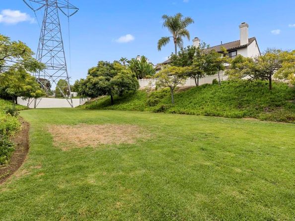 7012 Goldenrod Way, Carlsbad CA 92011