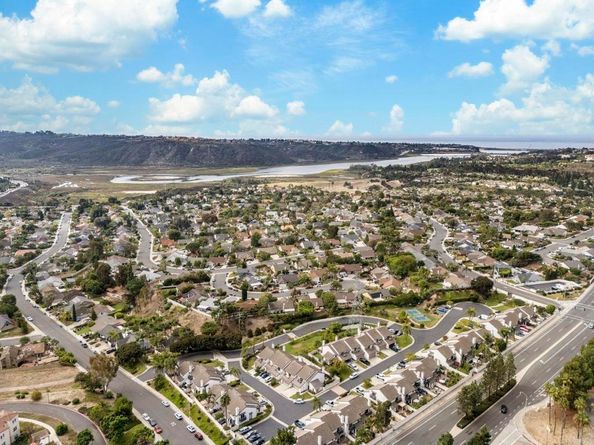 7012 Goldenrod Way, Carlsbad CA 92011