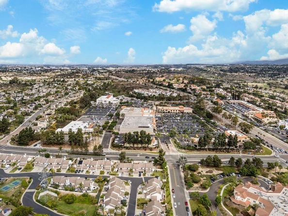 7012 Goldenrod Way, Carlsbad CA 92011