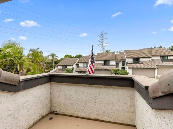 7012 Goldenrod Way, Carlsbad CA 92011