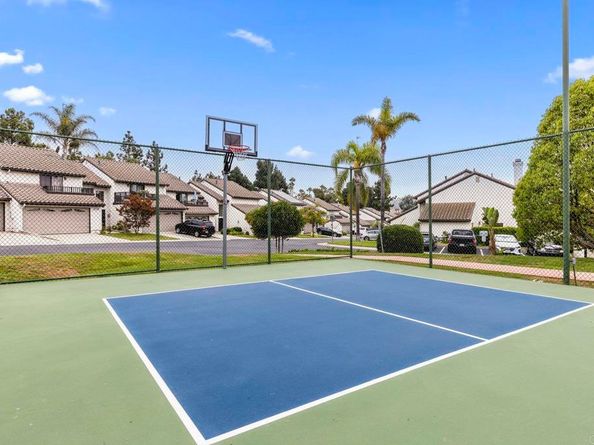 7012 Goldenrod Way, Carlsbad CA 92011