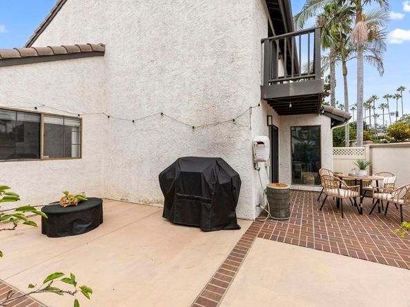 7012 Goldenrod Way, Carlsbad CA 92011