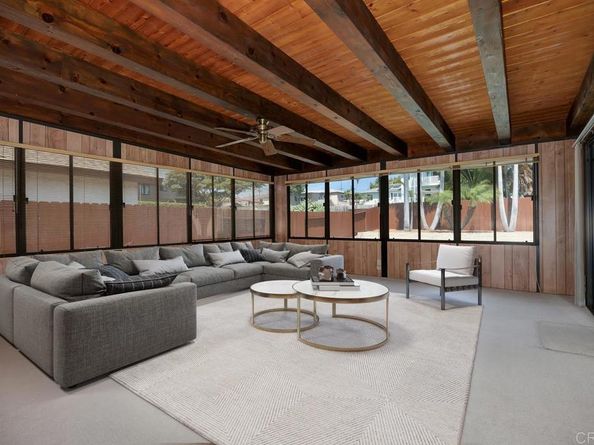 1541 Lauralynn Place, Oceanside CA 92054