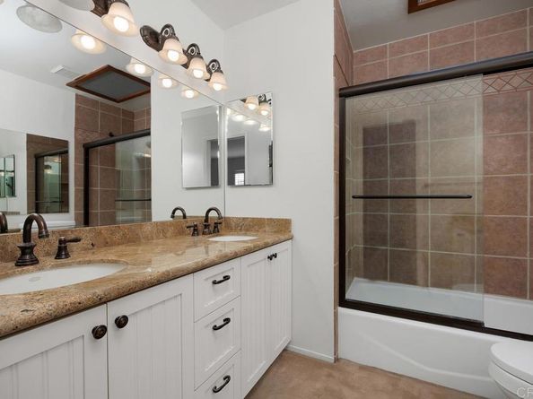 1541 Lauralynn Place, Oceanside CA 92054