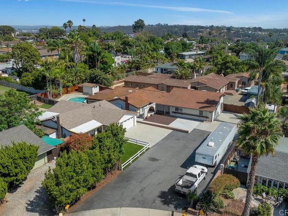 1541 Lauralynn Place, Oceanside CA 92054