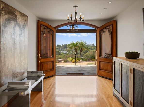 6301 Castejon Drive, La Jolla CA 92037