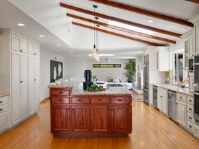 6301 Castejon Drive, La Jolla CA 92037