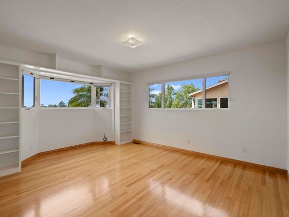 6301 Castejon Drive, La Jolla CA 92037