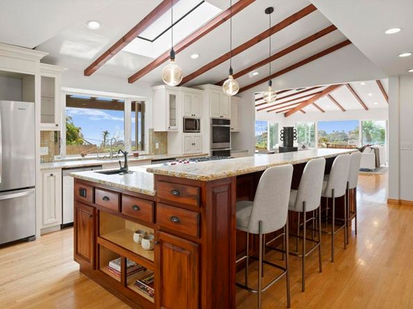 6301 Castejon Drive, La Jolla CA 92037