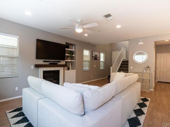1132 Cherry Tree Ln, Vista CA 92084